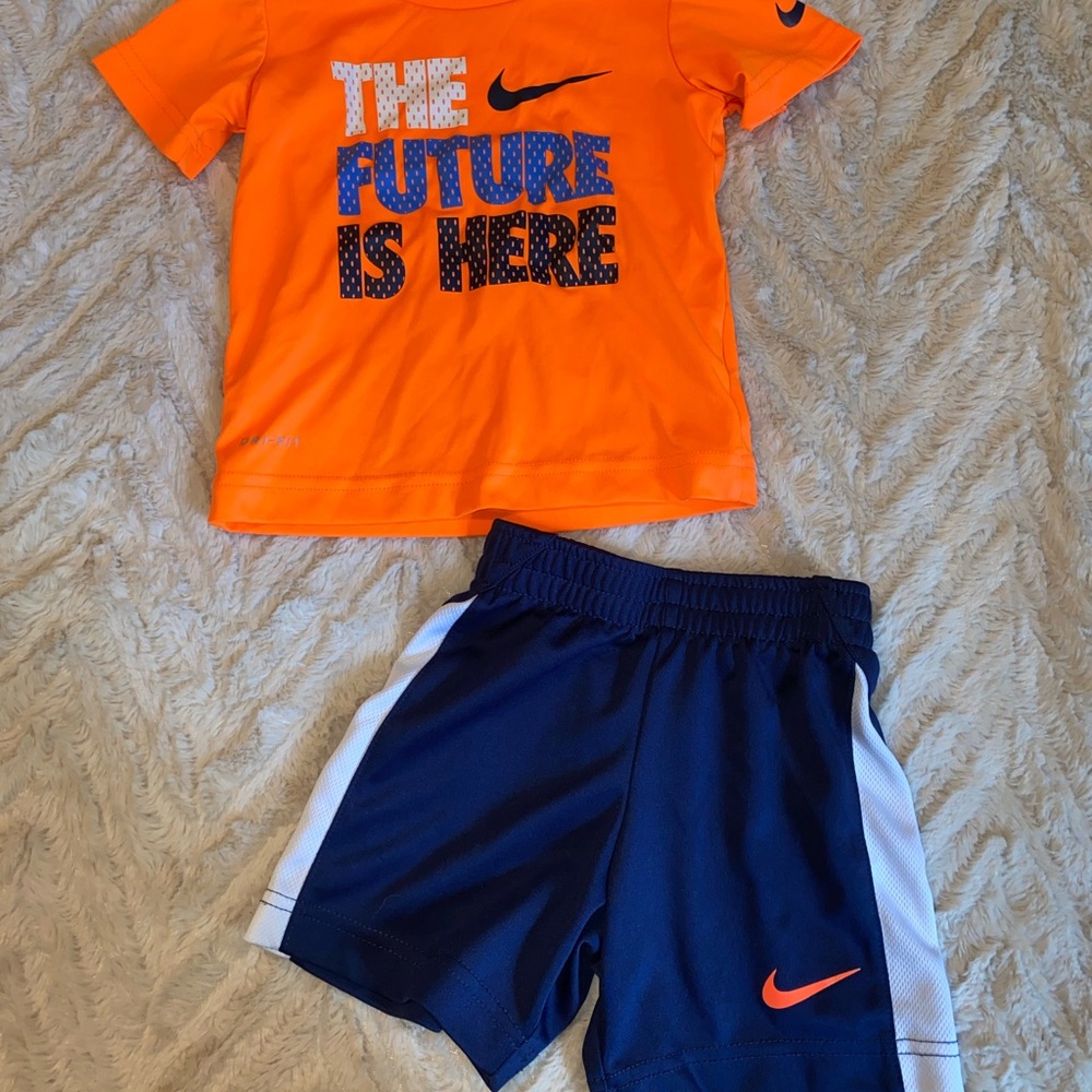 Nike dry-fit short and shirt set
